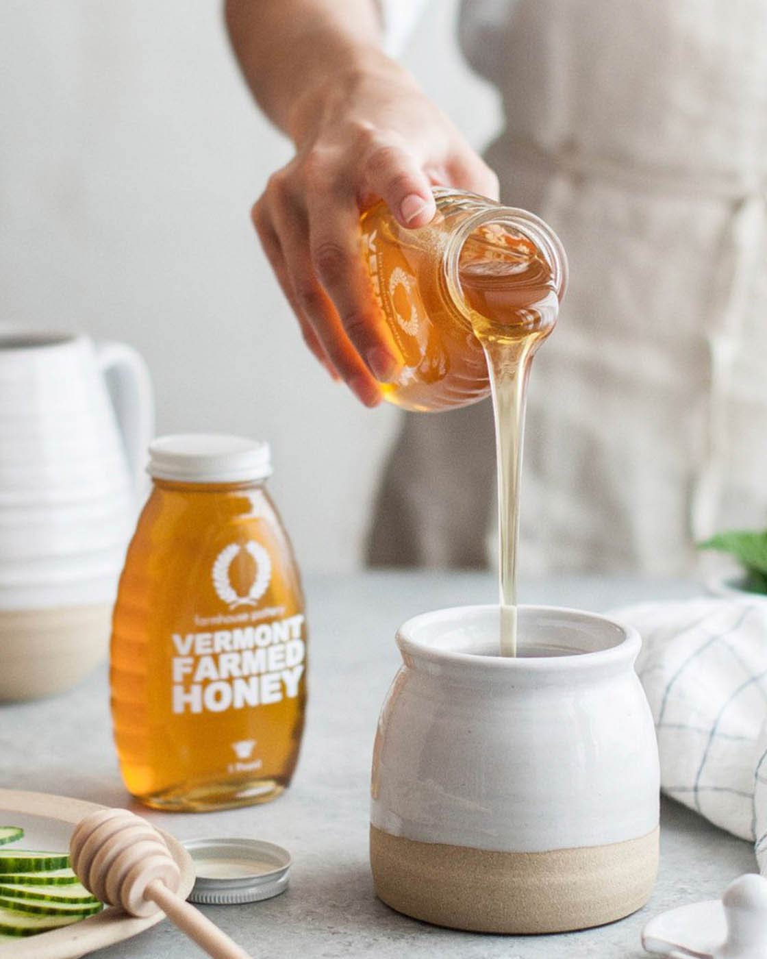 Beehive Honey Pot with Wooden Dipper